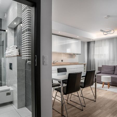 ורוצלב Rentplanet - Apartamenty Atal Tower מראה חיצוני תמונה